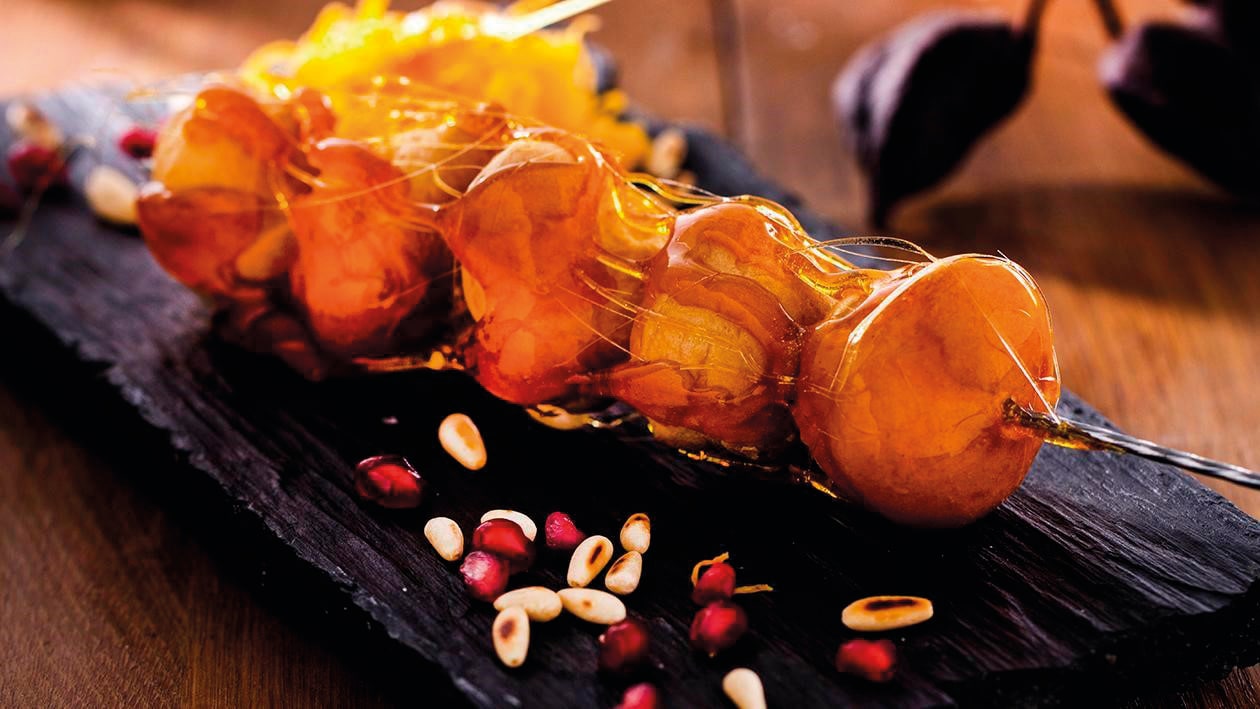 Pincho de Profiteroles Caramelizados Pincho de Profiteroles Caramelizados